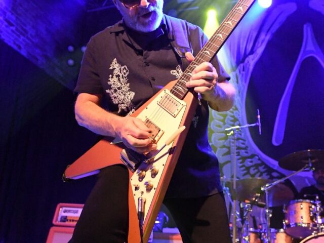 Wishbone Ash Ignite The Brook with Twin-Guitar Firepower